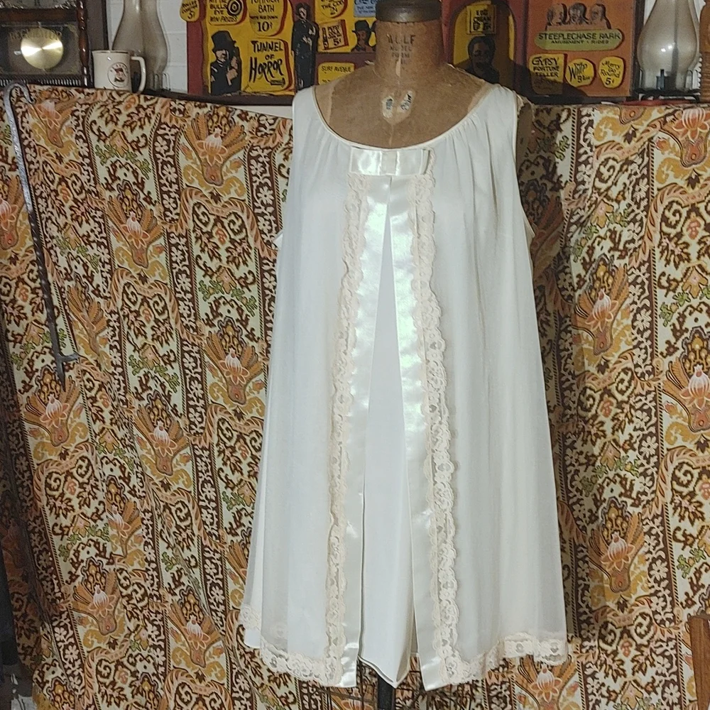 1950s fluffy old vintage rag! Gorgeous